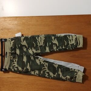 Boys 2 Piece Set  Jogger Size 6 Slim Fit    Camouflage and Gray